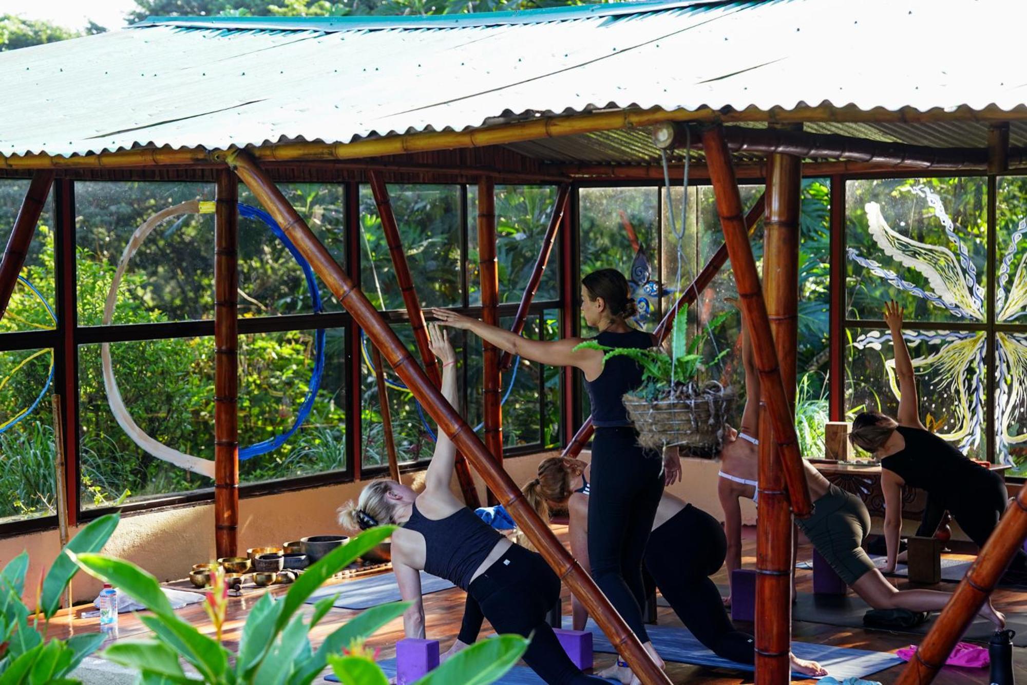 Essence Arenal Spa & Yoga El Castillo المظهر الخارجي الصورة